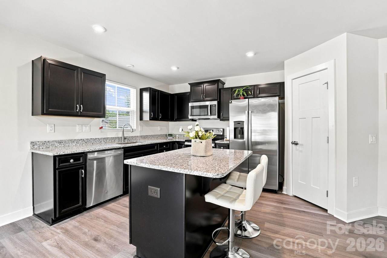 621 Grandiflora Avenue - Photo 1