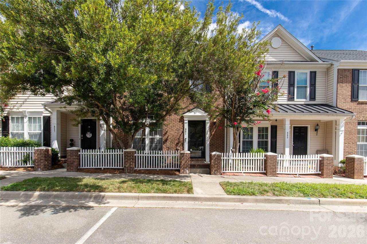 961 Coolsprings Lane - Photo 1