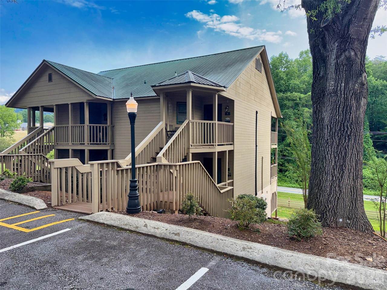 160 Whitney Boulevard - Photo 1