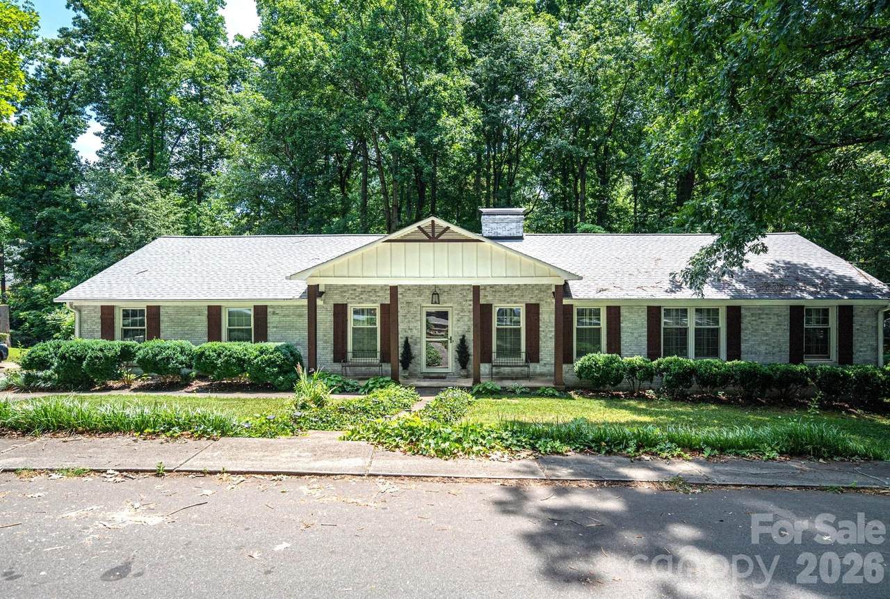 504 Dogwood Lane - Photo 1