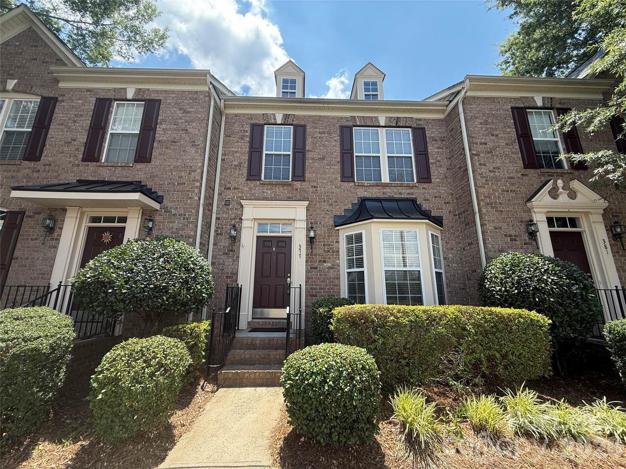 377 Armour Street - Photo 1