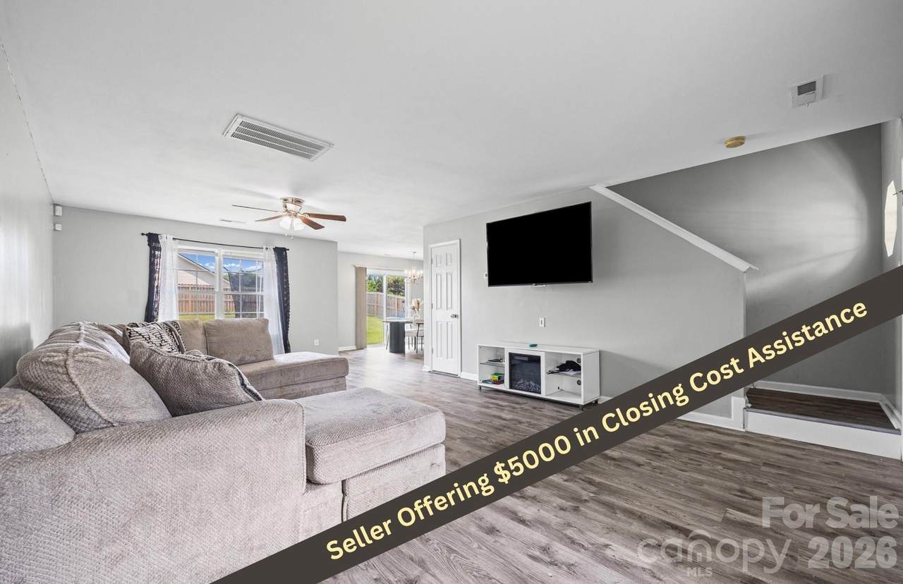 512 Gentle Breeze Lane - Photo 1