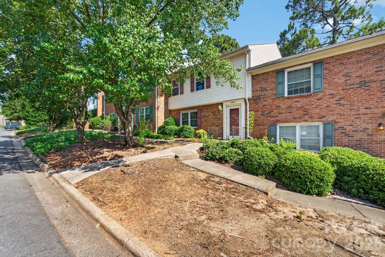 8904 Hunter Ridge Drive - Photo 1