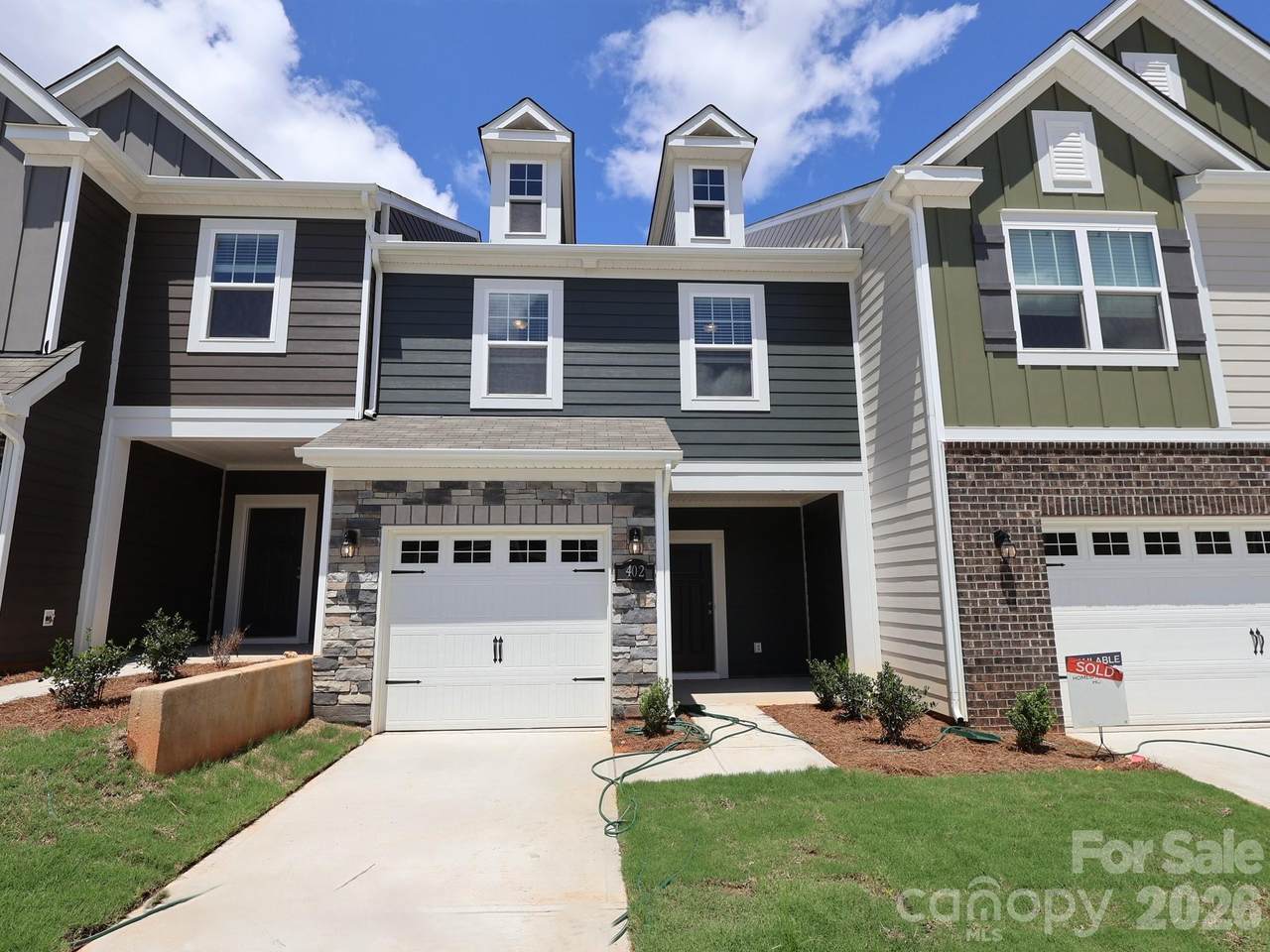 402 Hendley Drive - Photo 1