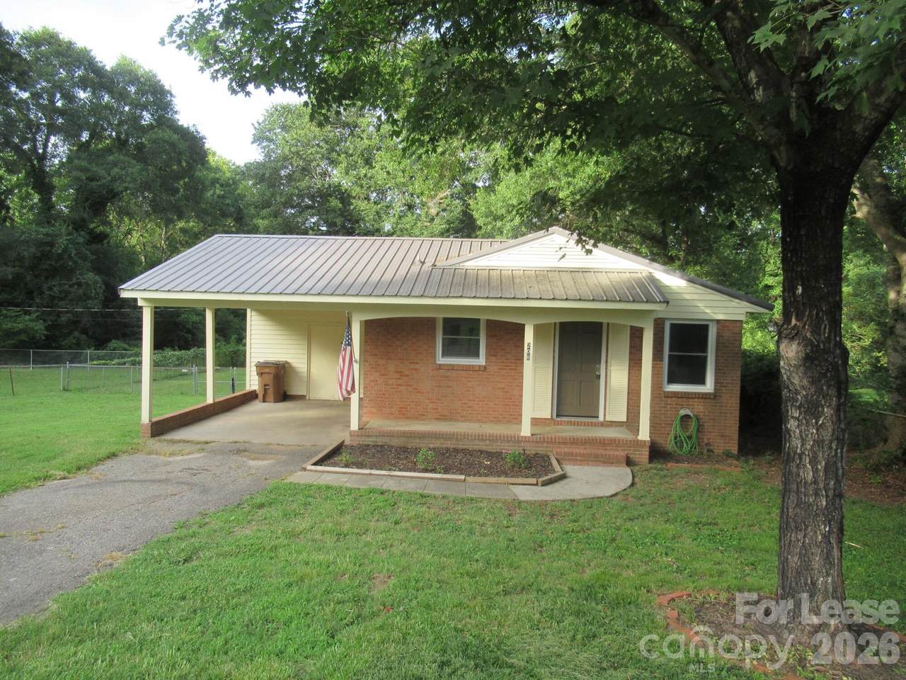 208 Crescent Court - Photo 1