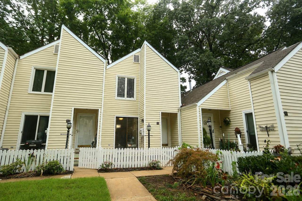 413 Eastwood Drive - Photo 1