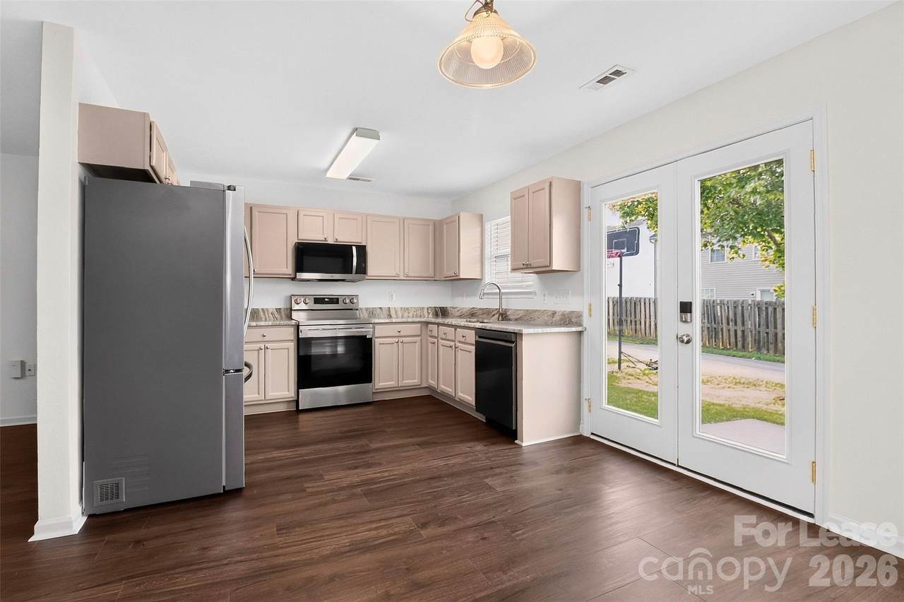 3928 Glory Street - Photo 1