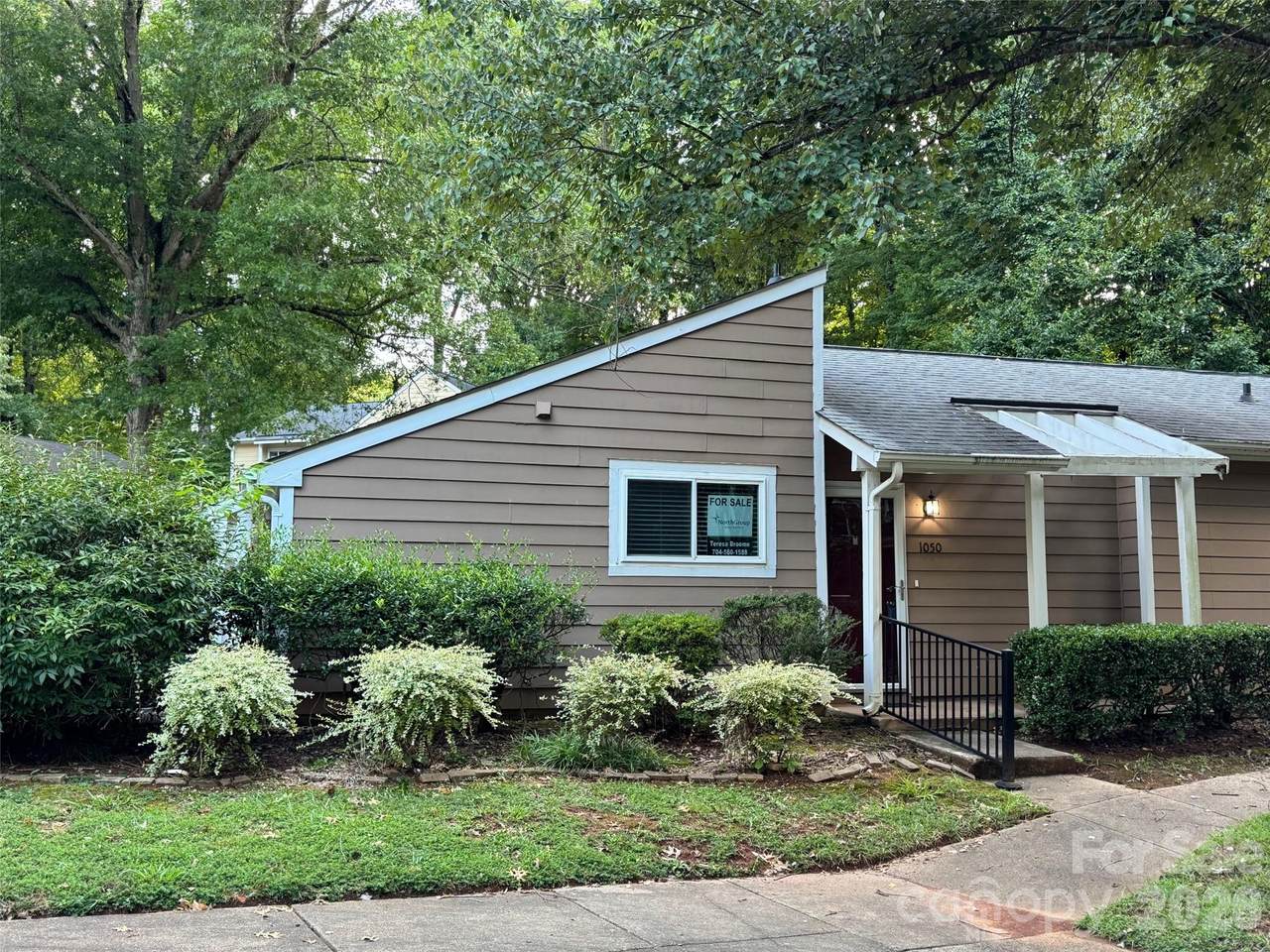 1050 Sardis Cove Drive - Photo 1