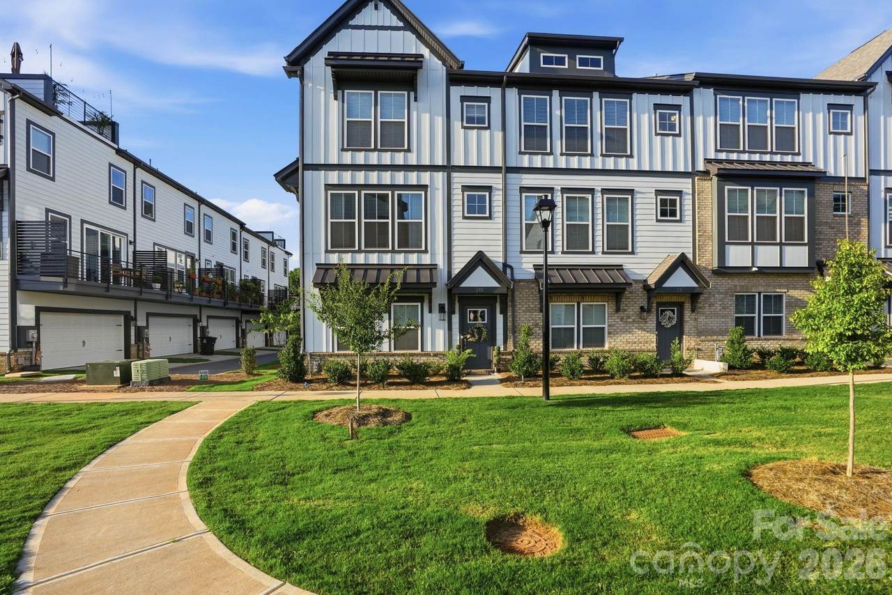 215 Tamala Street - Photo 1