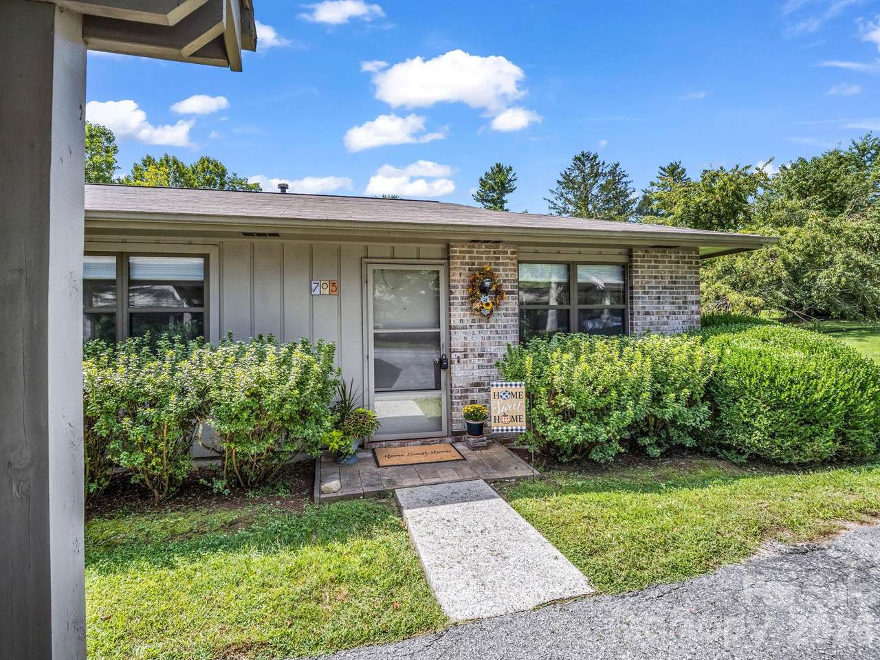 703 Farmington Circle - Photo 1