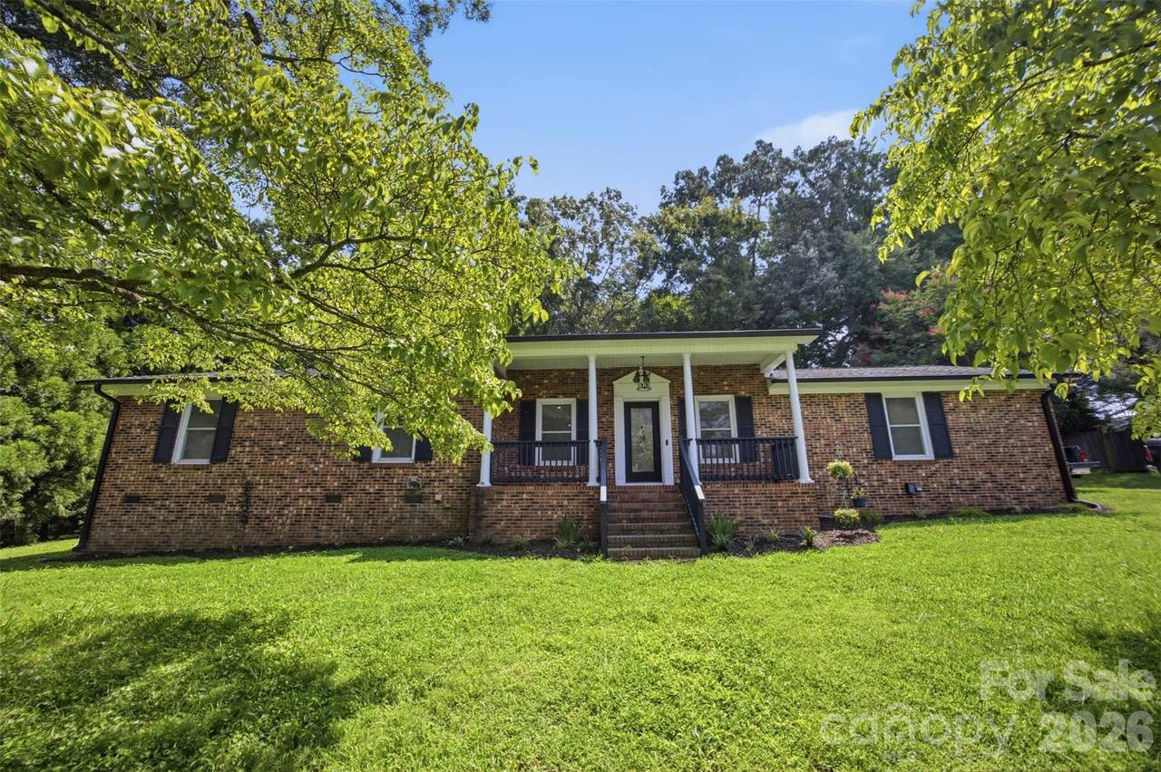 806 Danbrook Circle - Photo 1