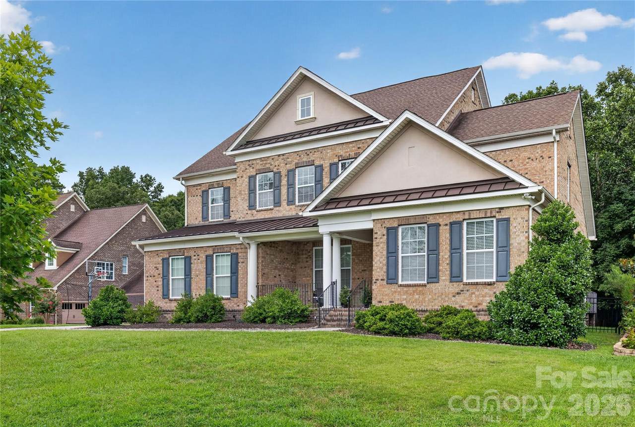1402 Smoketree Court - Photo 1
