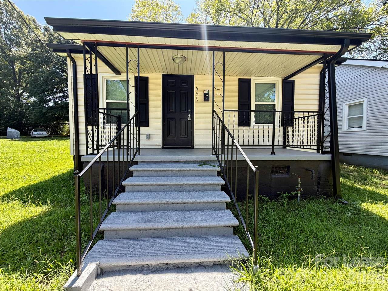 457 Fewell Street - Photo 1