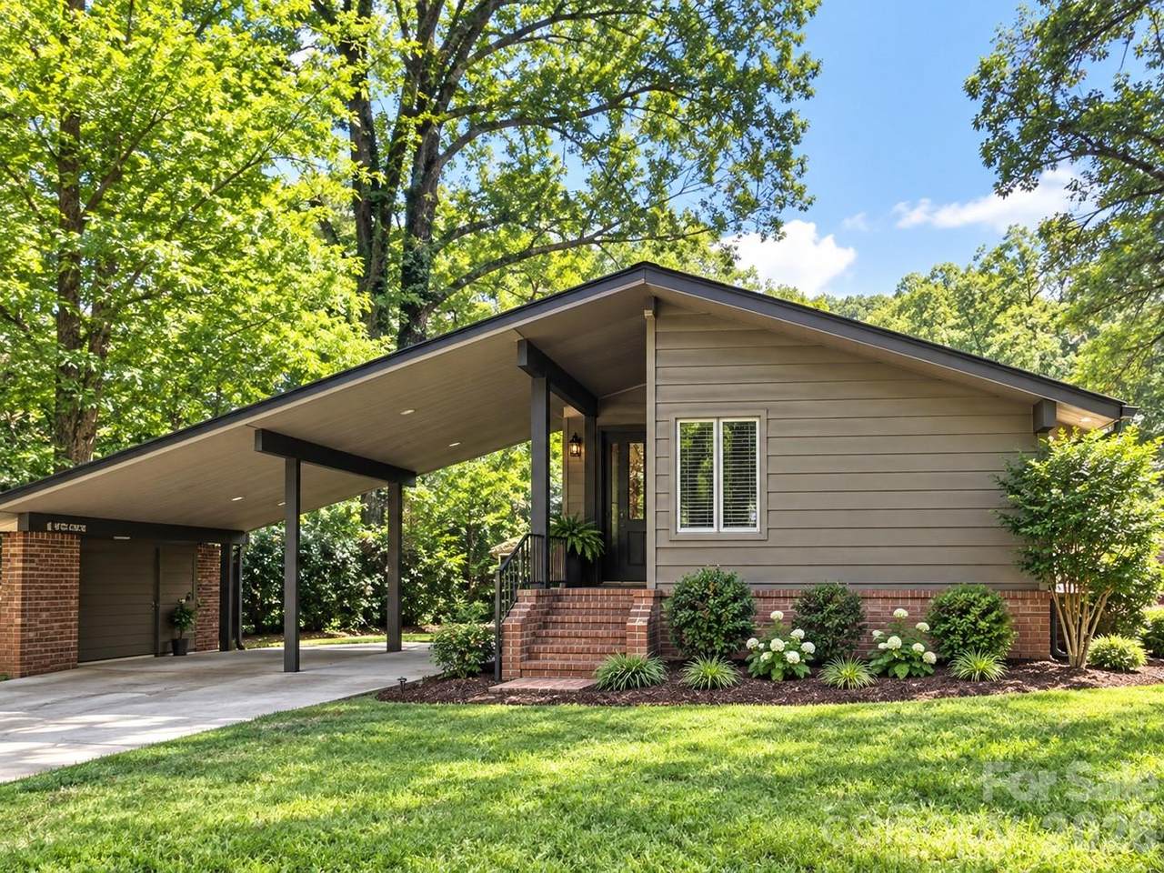 103 Brookwood Drive - Photo 1