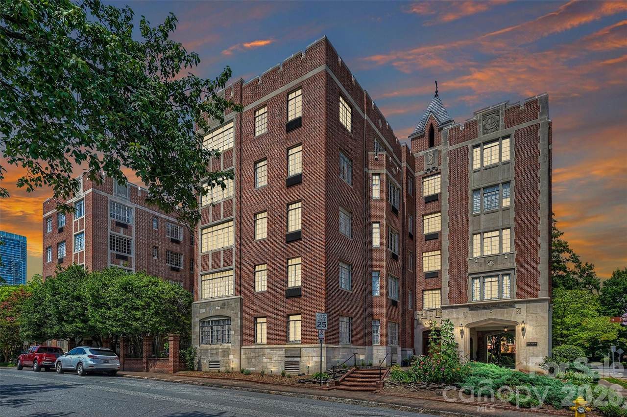 301 10th Street - Photo 1