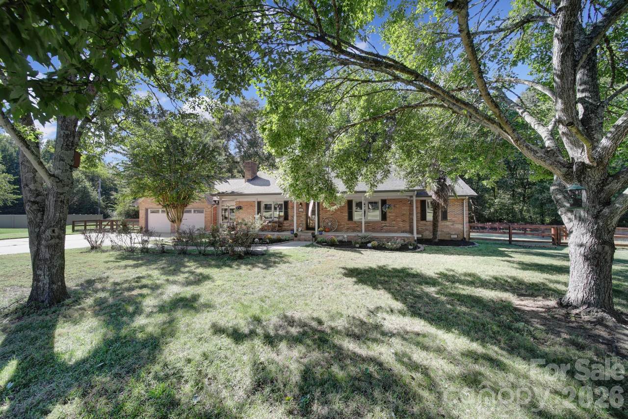 2412 Nancy Lane - Photo 1