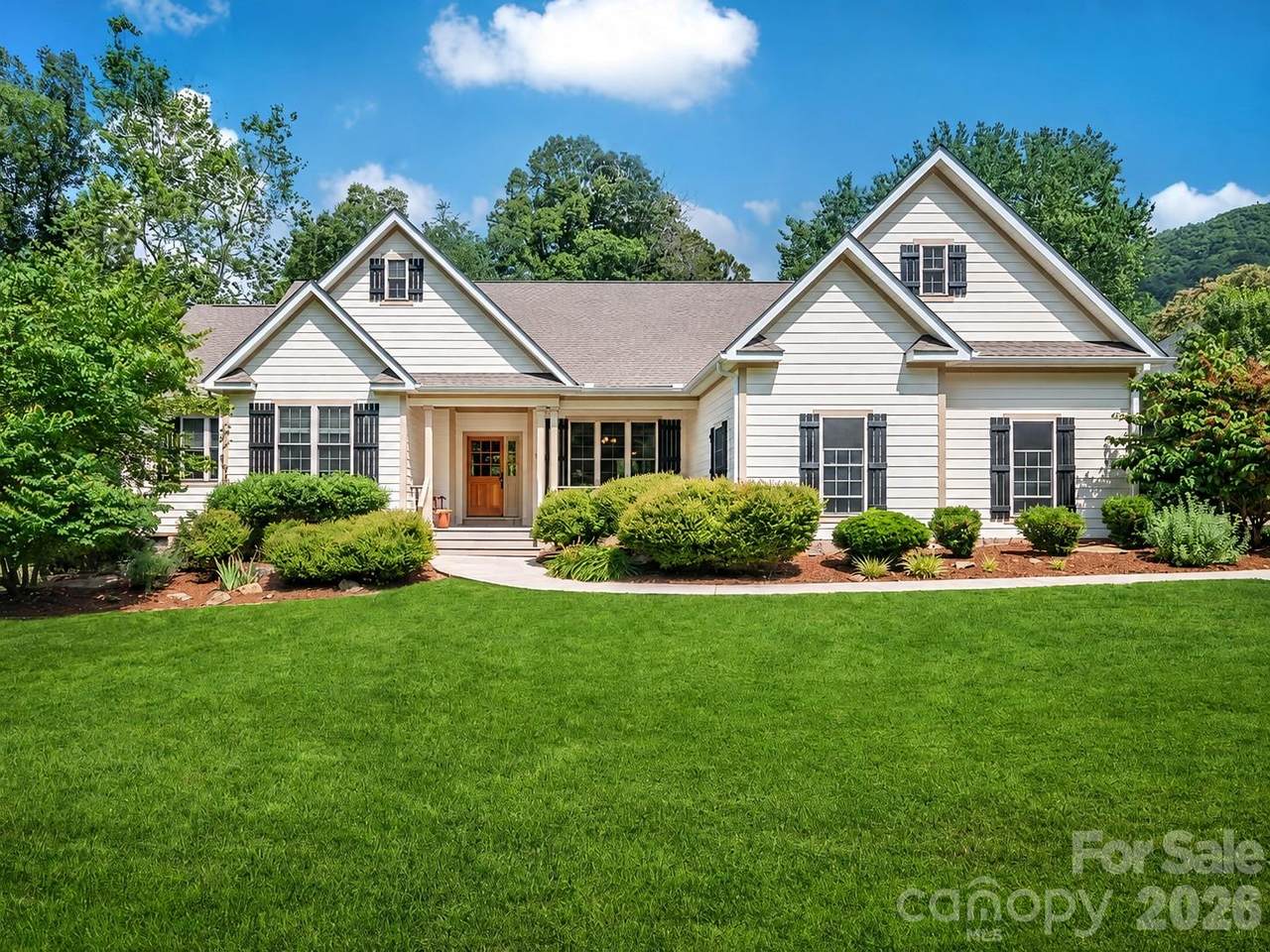 122 Twin Courts Drive - Photo 1