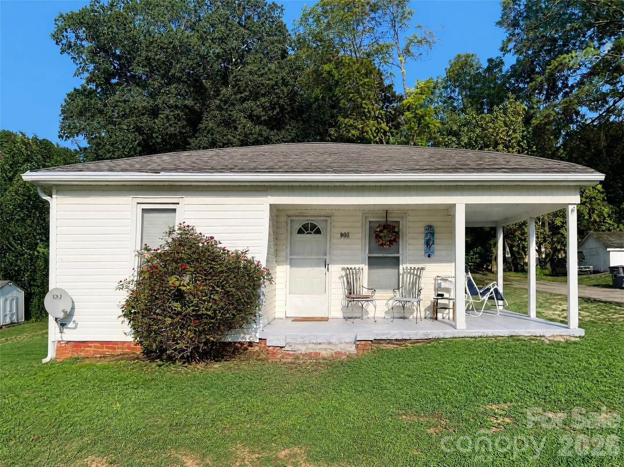 900 Alma Avenue - Photo 1