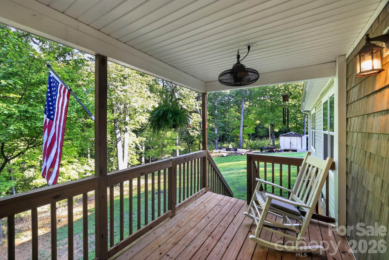 140 Fernwood Court - Photo 1