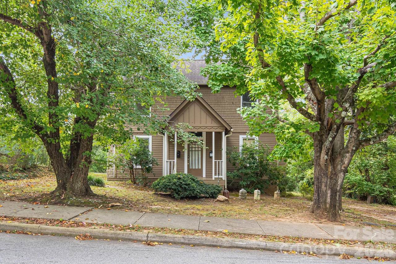 127 Hillside Street - Photo 1