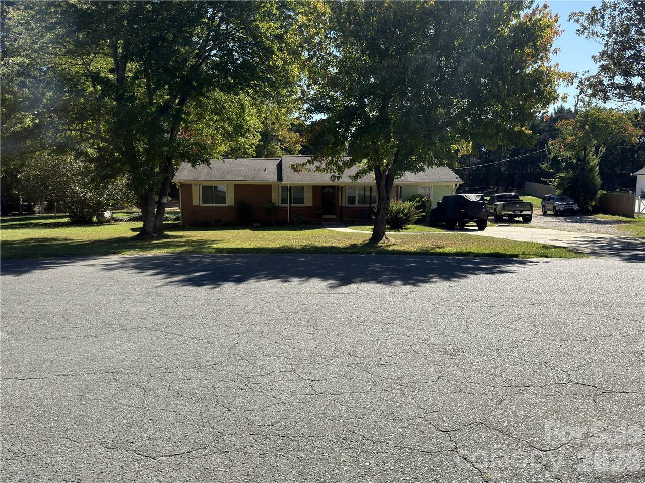 604 Allen Way - Photo 1