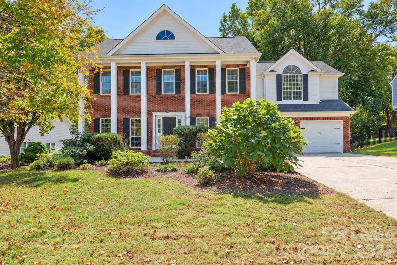 9106 Torrence Crossing Drive - Photo 1