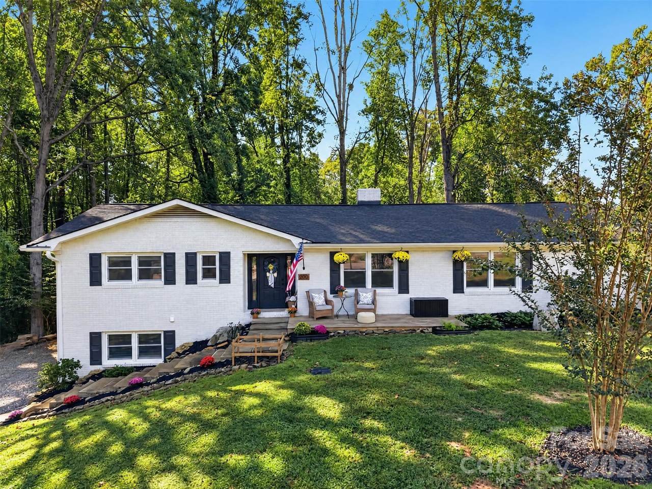200 Whispering Hills Drive - Photo 1
