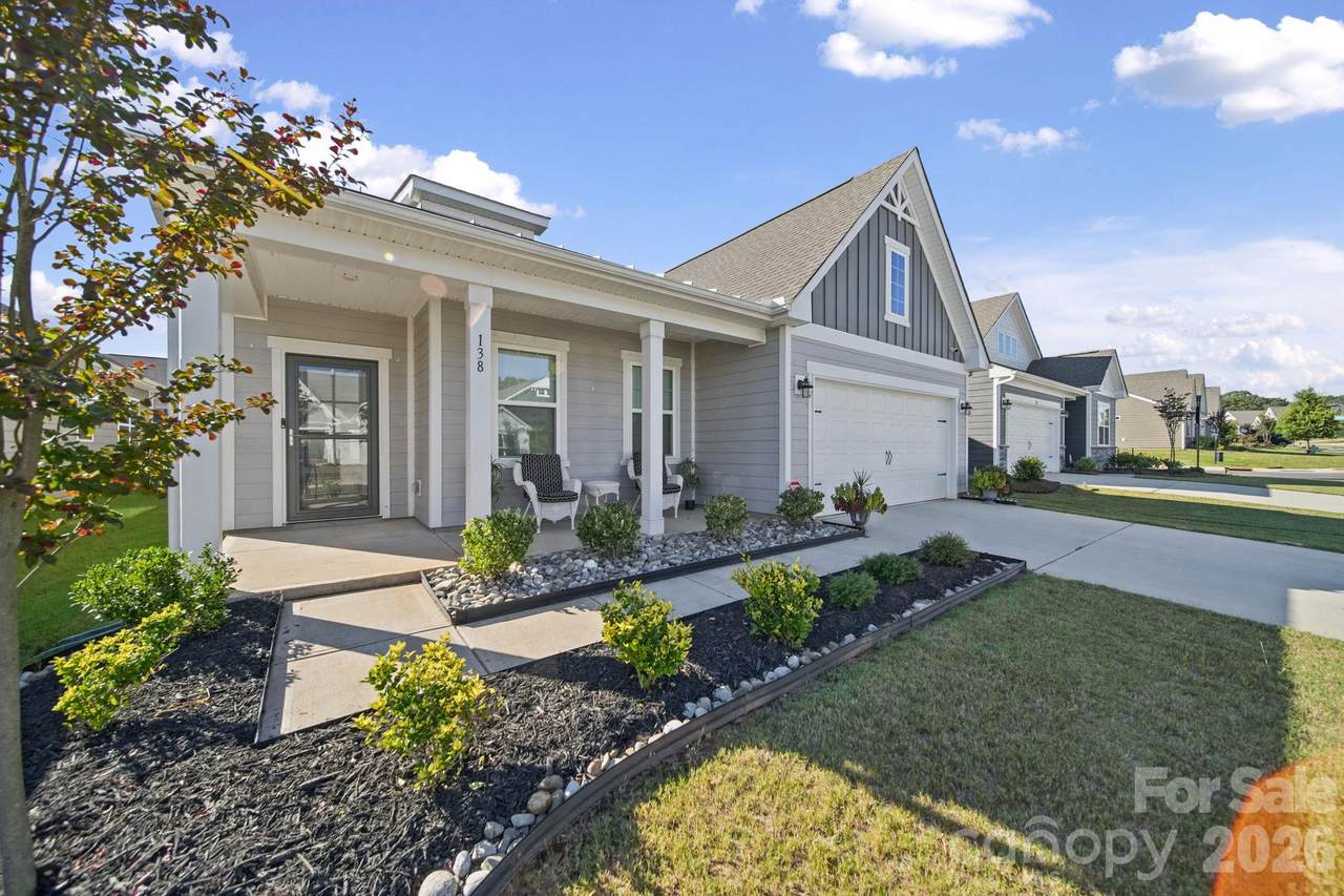 138 Pampas Place - Photo 1