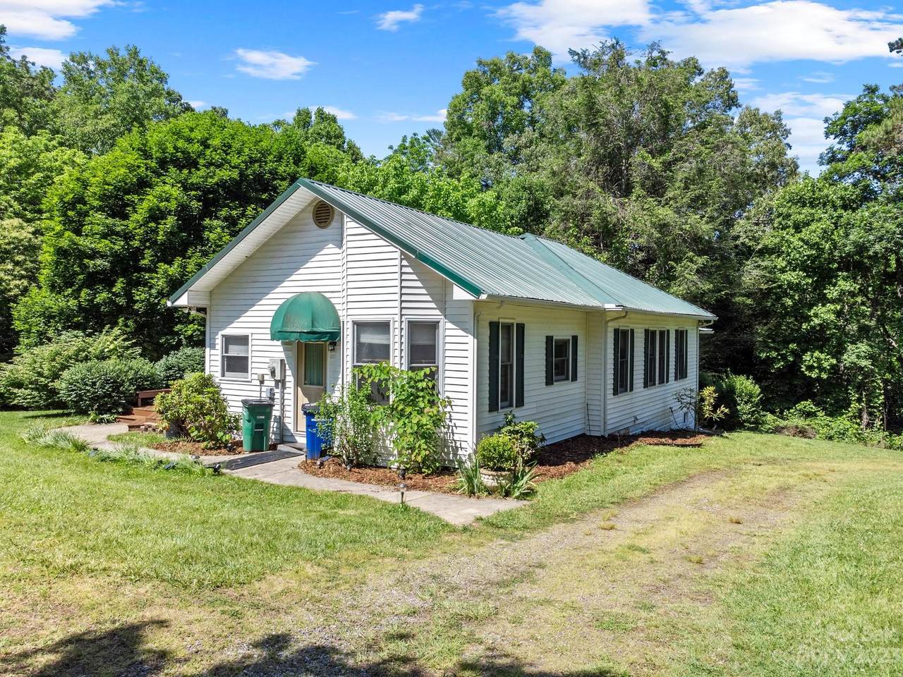 26 Grove Street, Weaverville, NC 28787 (4023392) Johnson Property