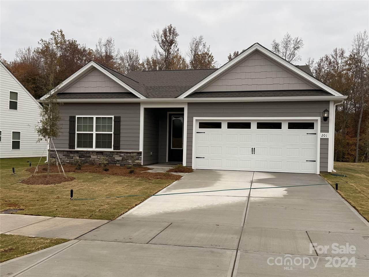 201 Colonial Reserve Avenue - Photo 1