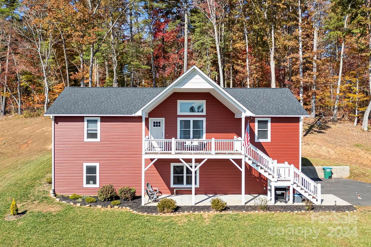 121 Sunrise Drive - Photo 1