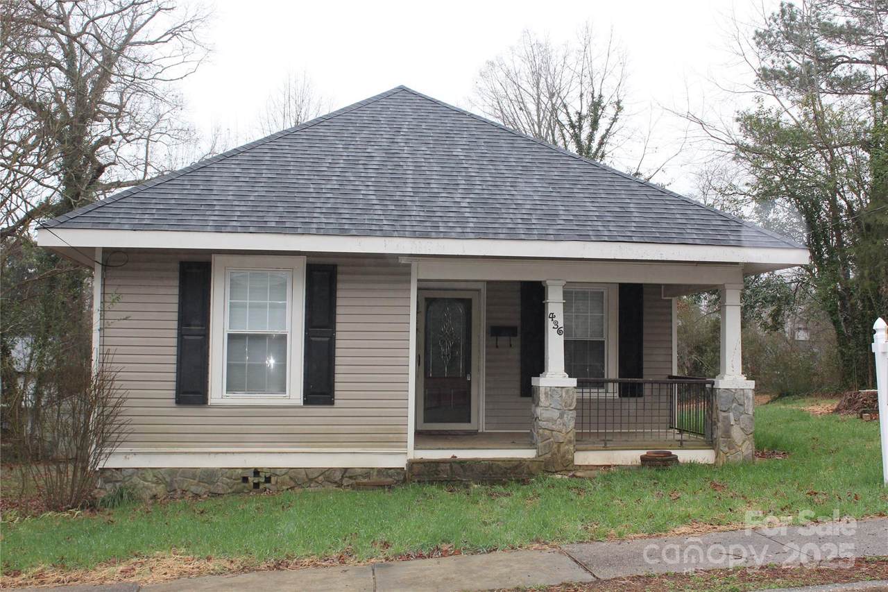 436 Oakwood Avenue - Photo 1