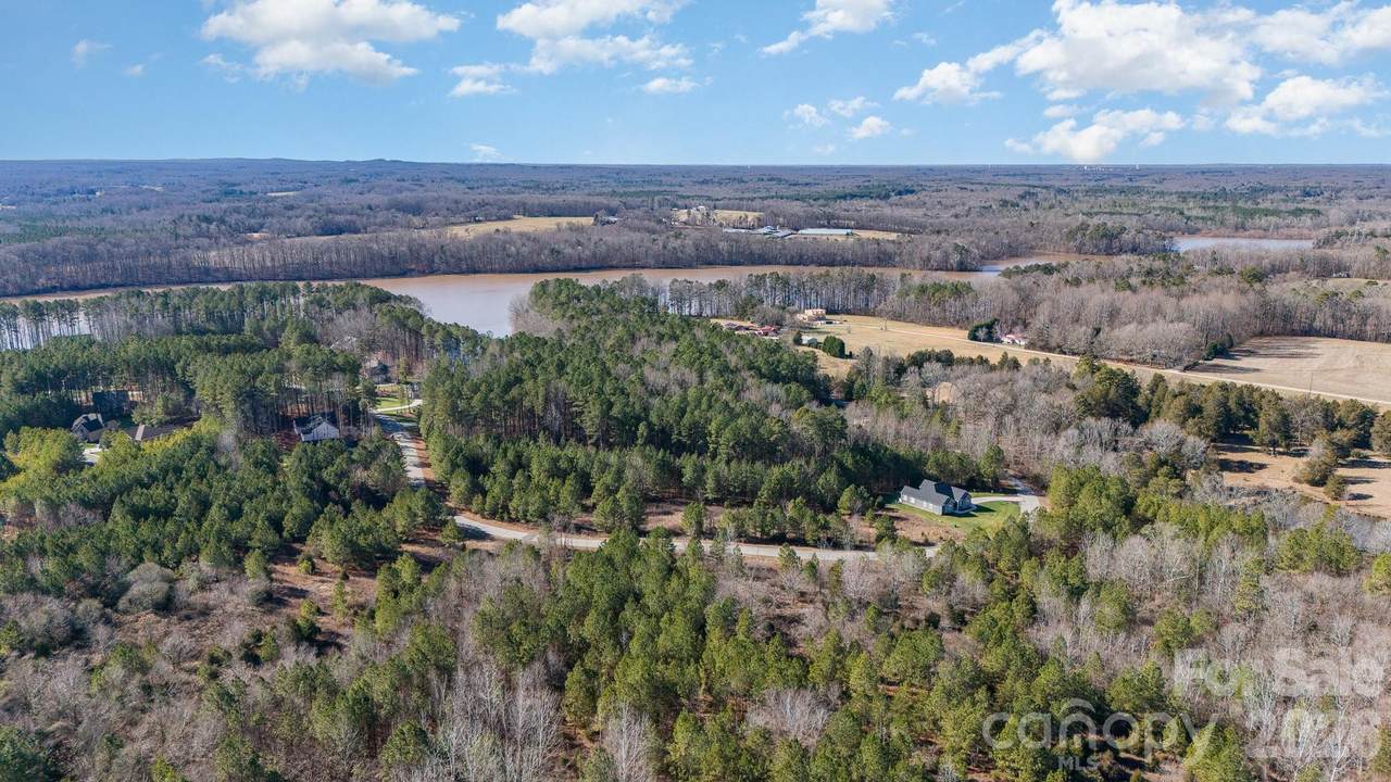 1283 Sunset Pointe Drive - Photo 1