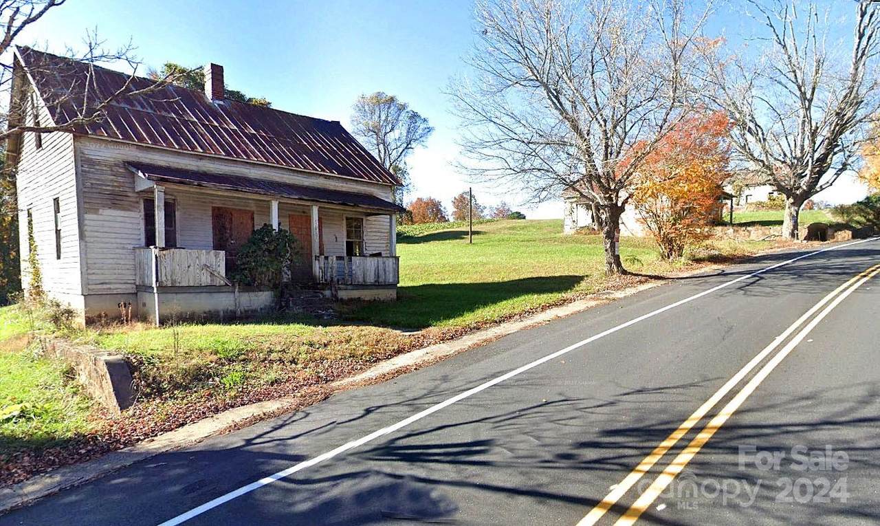 4246 Henry River Road - Photo 1