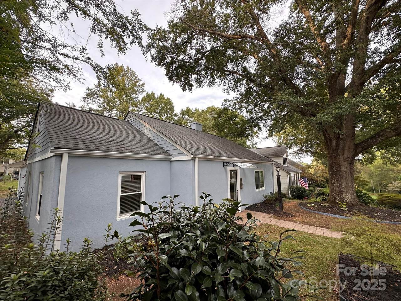 131 Glendale Avenue - Photo 1