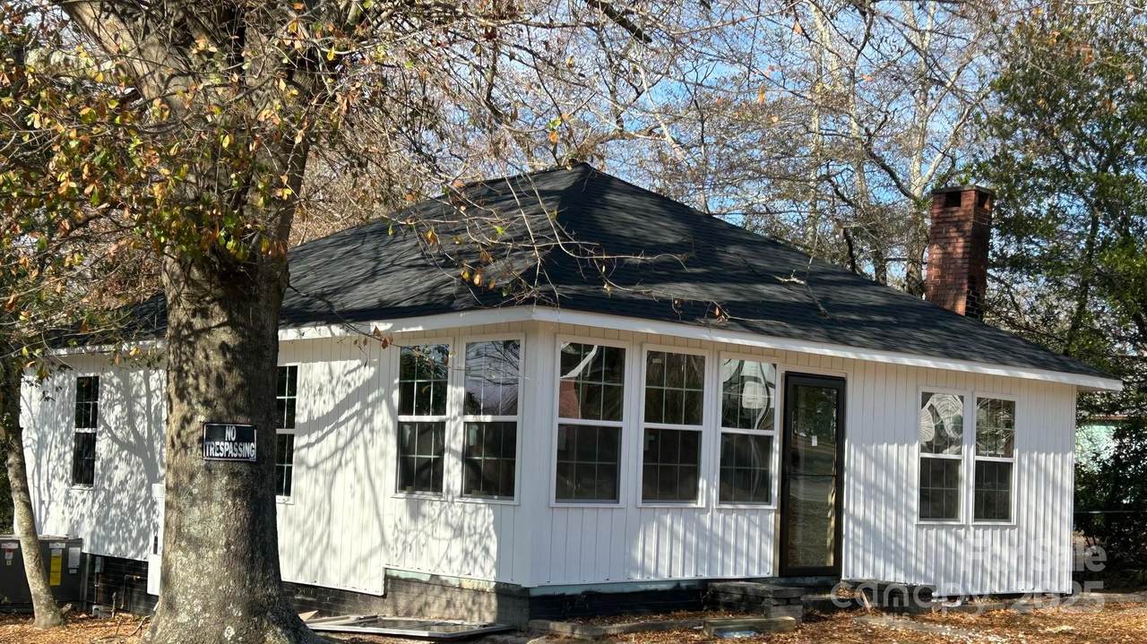 7608 Kershaw Camden Highway - Photo 1
