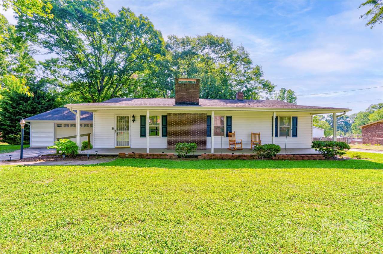 2005 Robyn Avenue - Photo 1