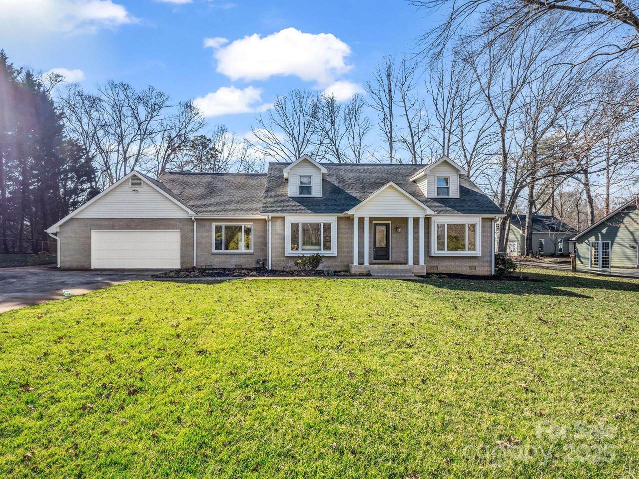 204 Jonas Drive - Photo 1