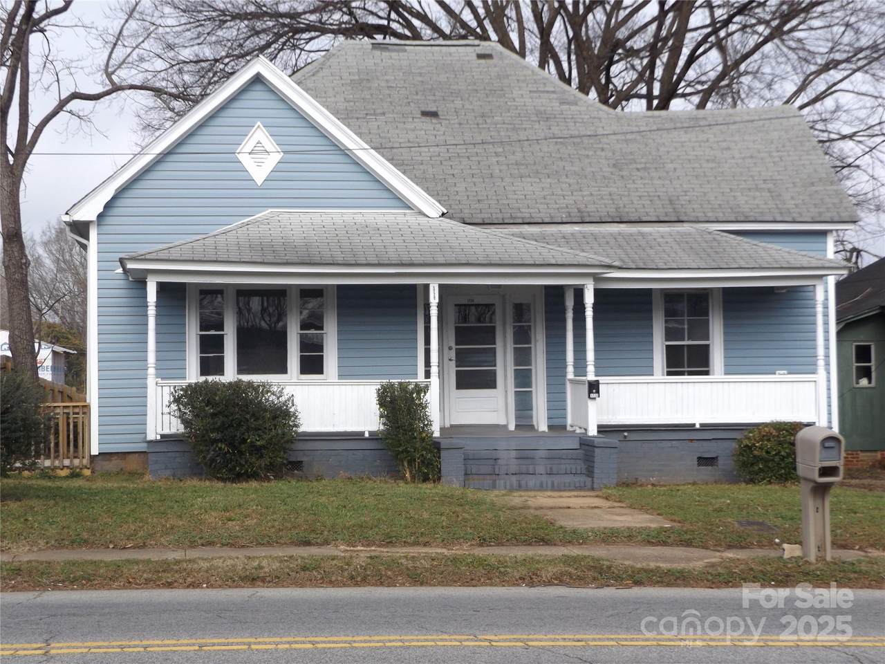 1720 Main Street - Photo 1
