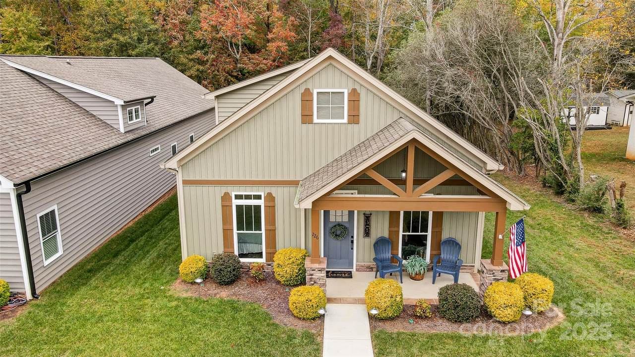 226 Hickory Street - Photo 1