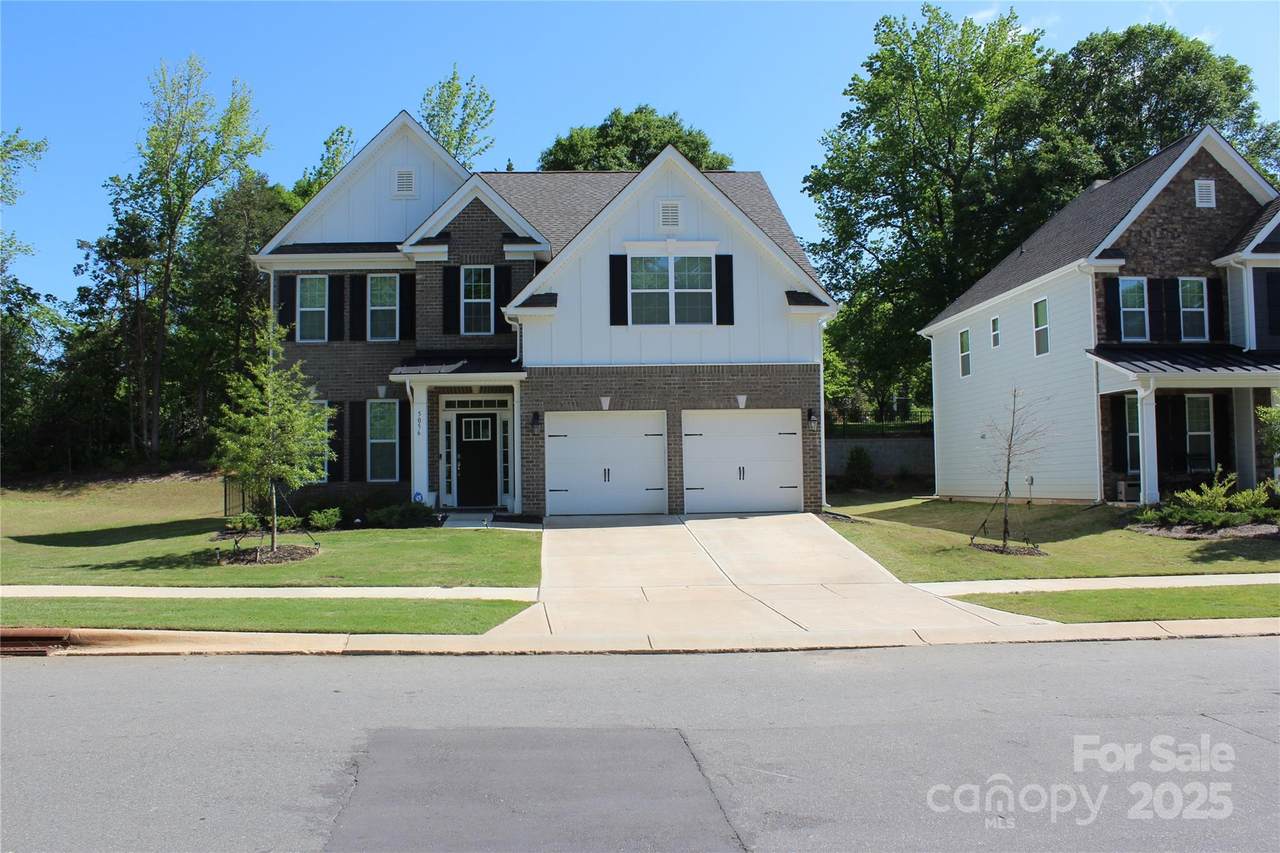 5056 Blue Serenity Court - Photo 1