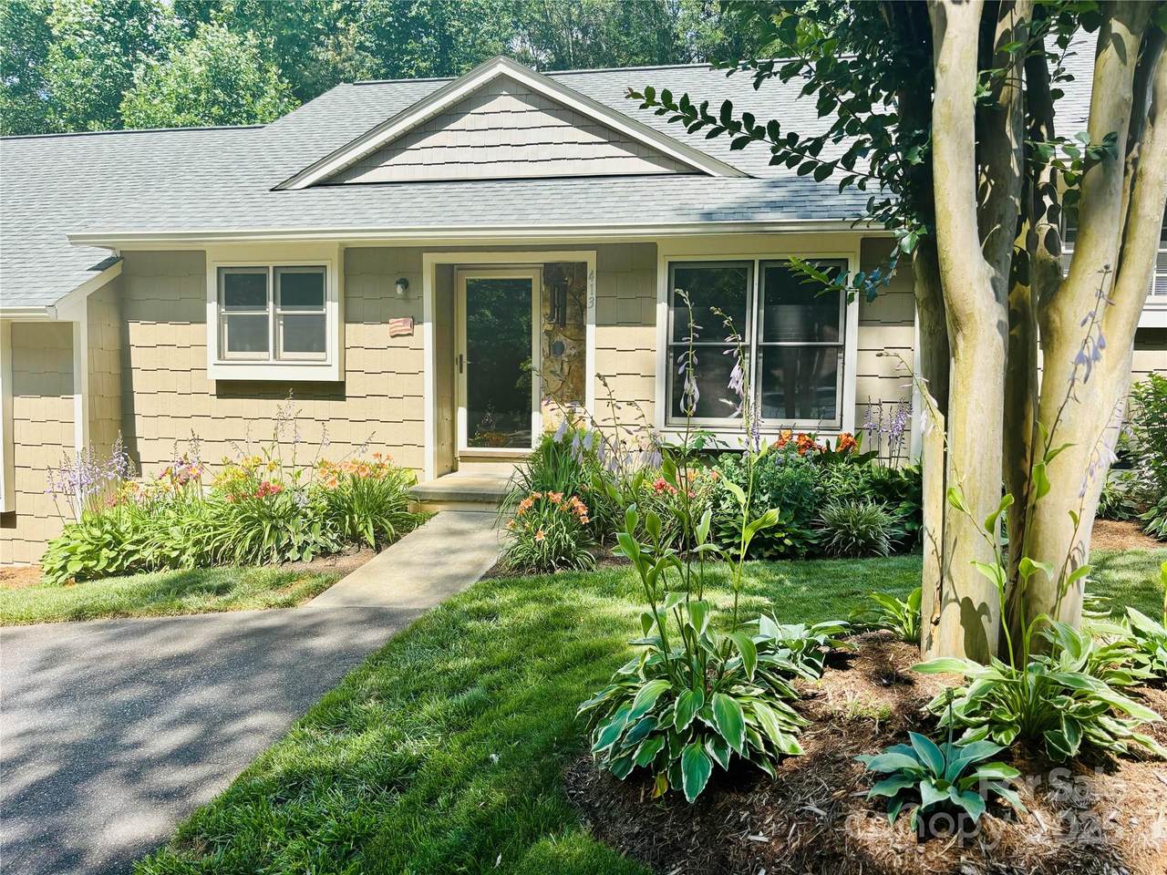 413 19th Avenue Court - Photo 1