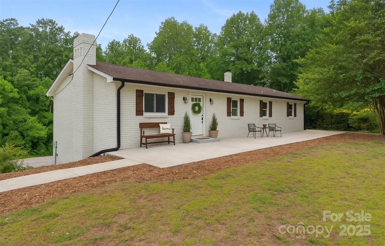 1904 27th Avenue Drive - Photo 1