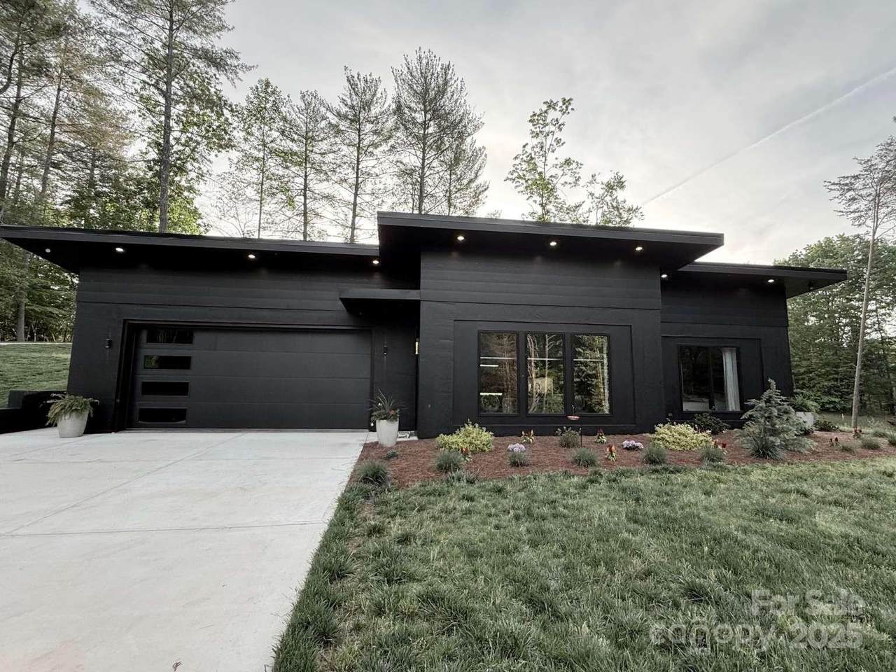 444 Starnes Circle Drive - Photo 1