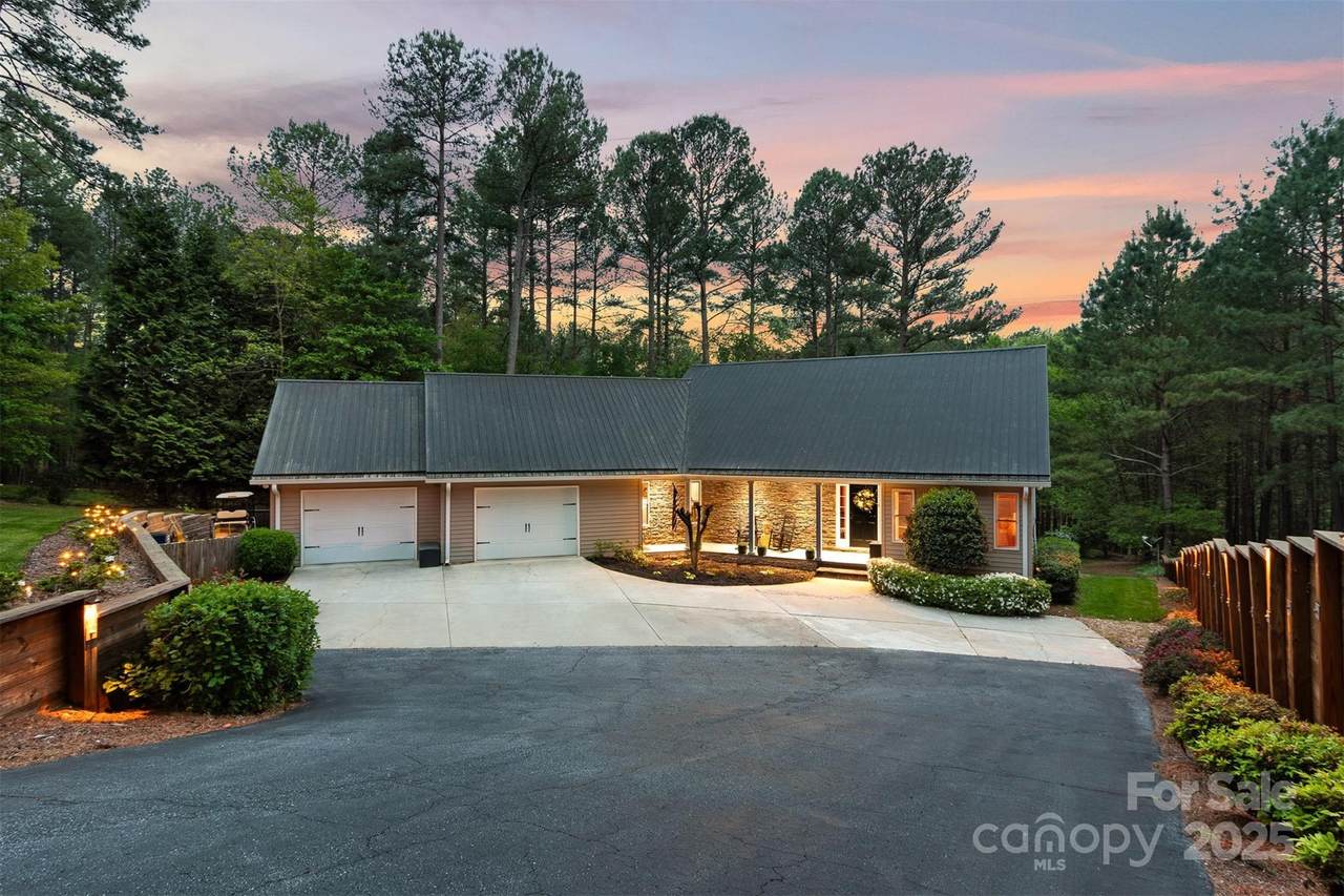 5690 Anchor Drive - Photo 1