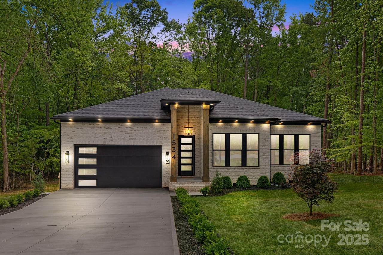 1534 Easy Street - Photo 1