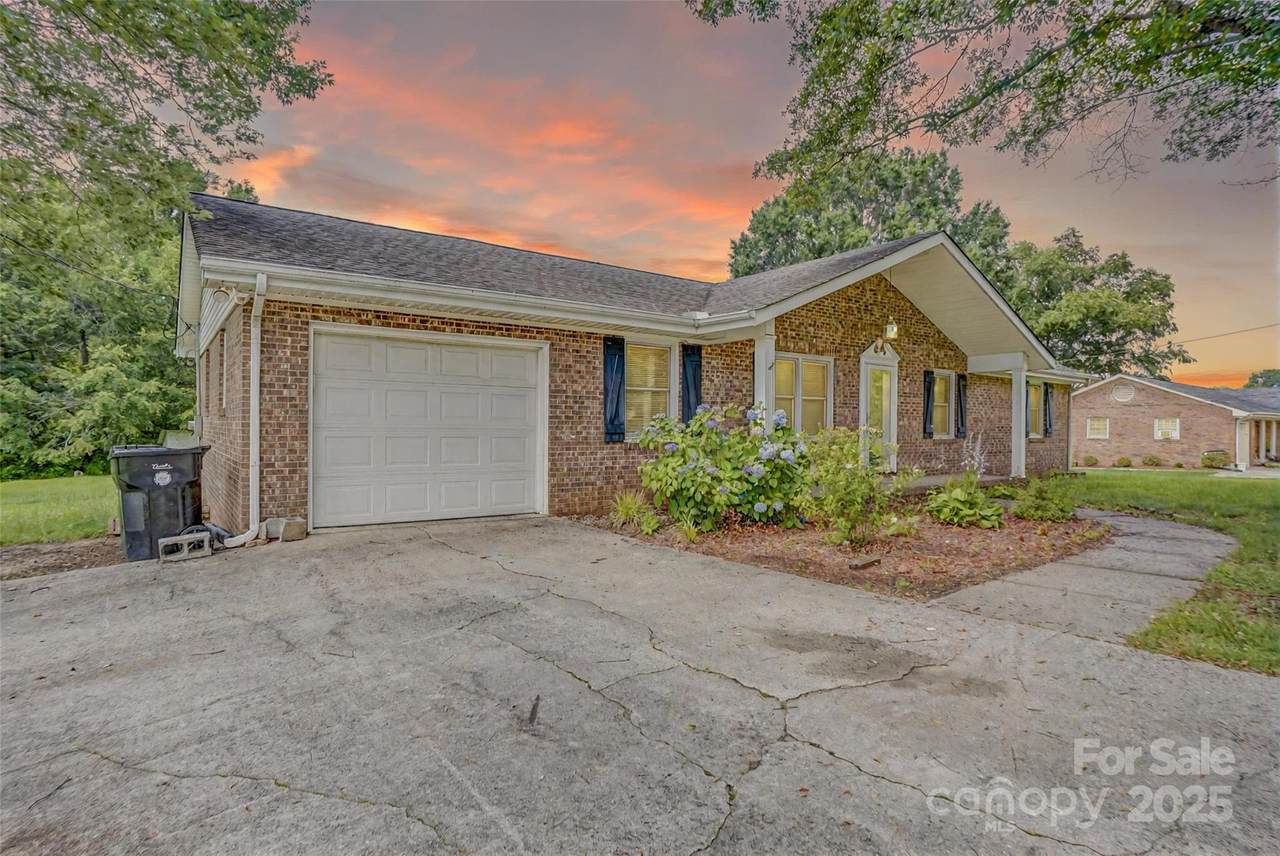 6573 Weldon Circle - Photo 1