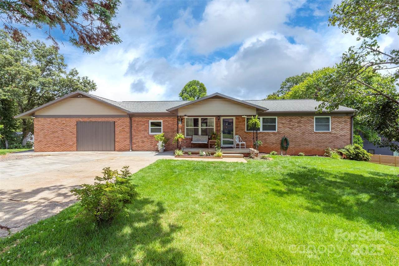 39 Pershing Road - Photo 1