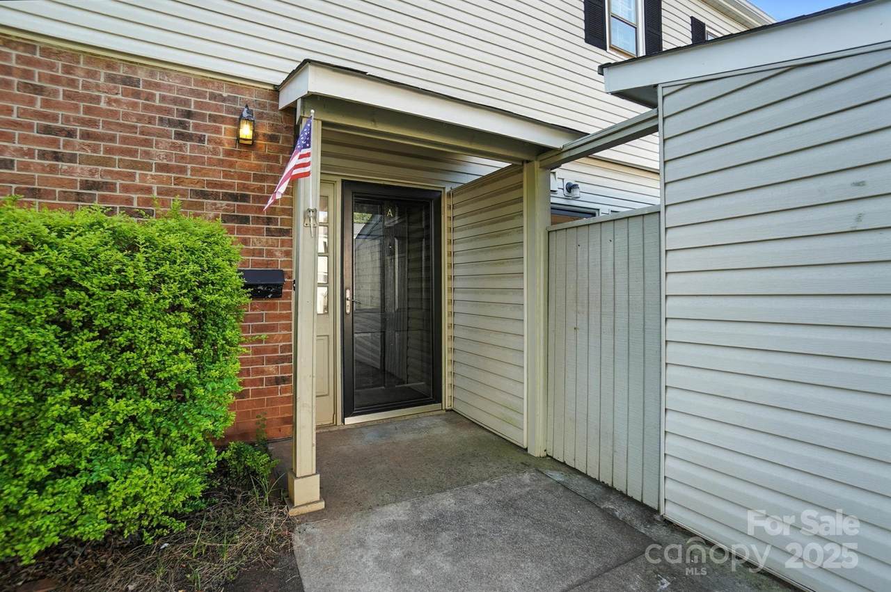 5947 Quail Hollow Road - Photo 1