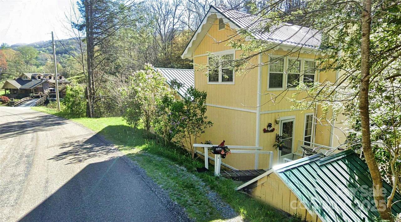 232 Cole Hollow Road - Photo 1